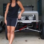 O meu Jeep: um Willys CJ-5 preto, prata e vermelho