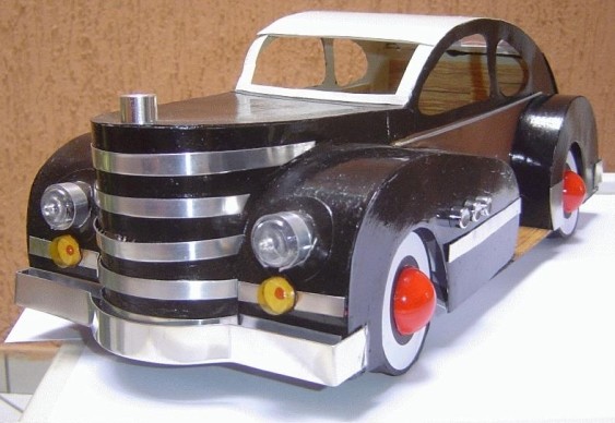 Artesanato - réplica de carro papelão e alumínio