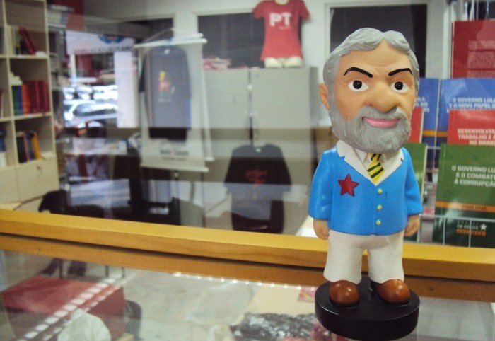 Lulinha - boneco de cerâmica do presidente Lula