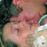 Amor de mãe ressuscita bebê prematuro considerado morto