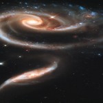 Telescópio Hubble espetacular: duas galáxias formam ‘rosa’ no céu