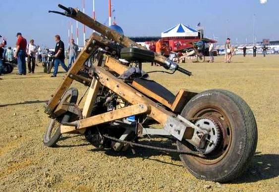 Moto de madeira