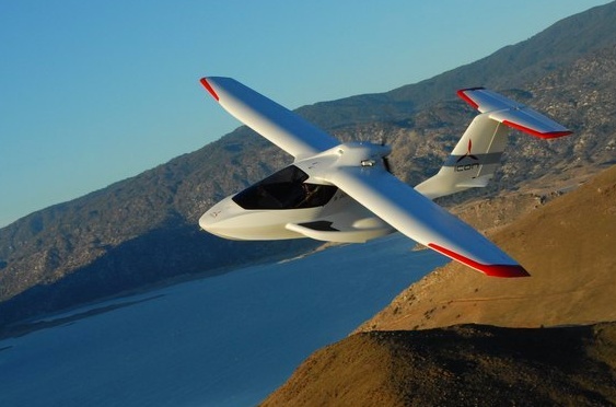 Aeromodelo Icon A5