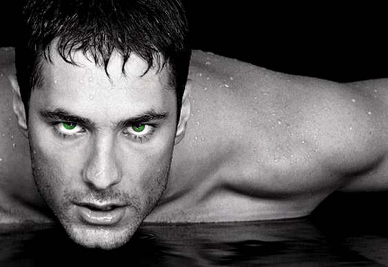 Homem bonito - olhos verdes
