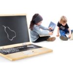 iWood – lousa de madeira com forma de laptop para crianças