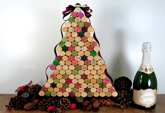Reciclagem - árvore de Natal com tampas de garrafas