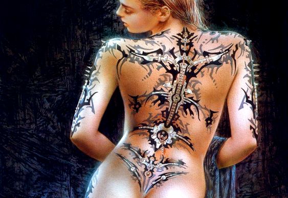 Mulher tatuada