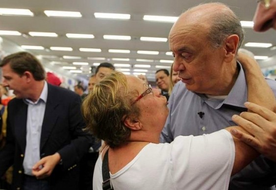 As piores fotos de José Serra em campanha