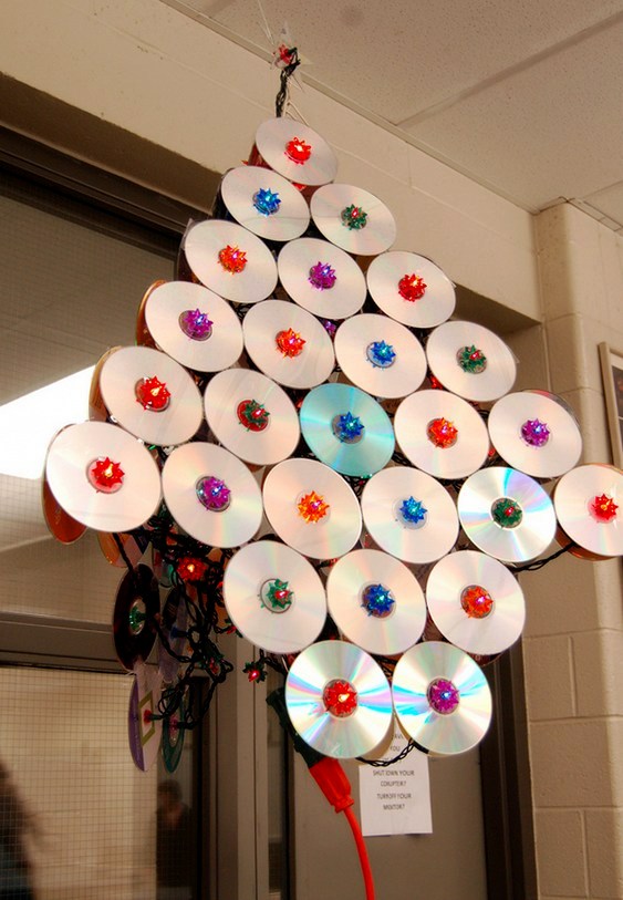 Decoração de Natal com discos reciclados