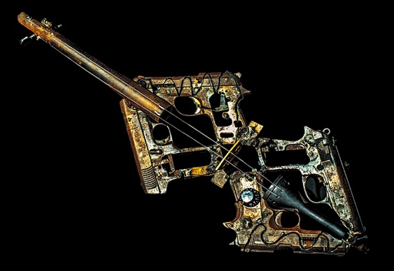 Guitarra com armas de fogo