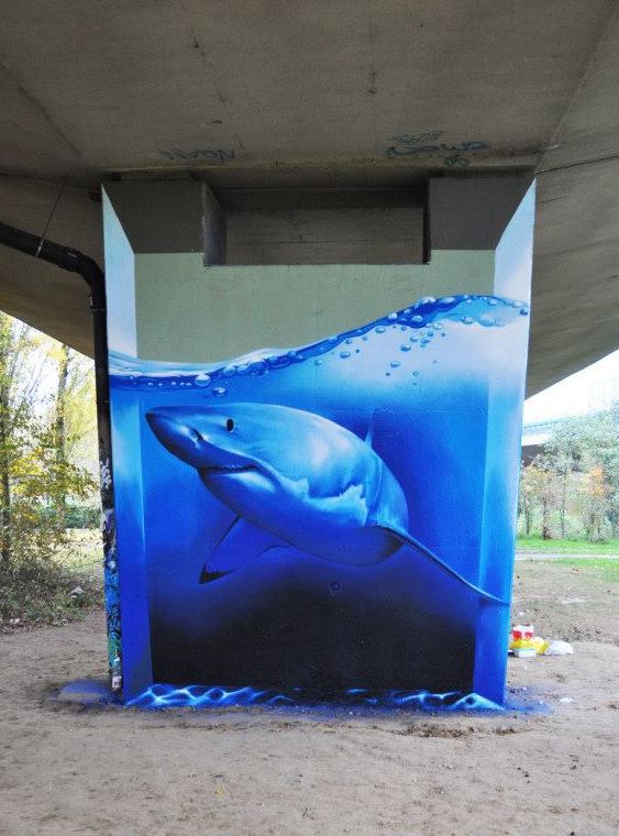 Grafite em viaduto
