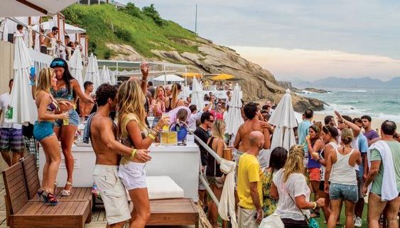 Aqueloo - praia privativa no Forte de Copacabana