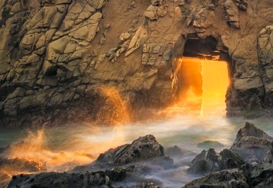 Caverna mágica nas pedras