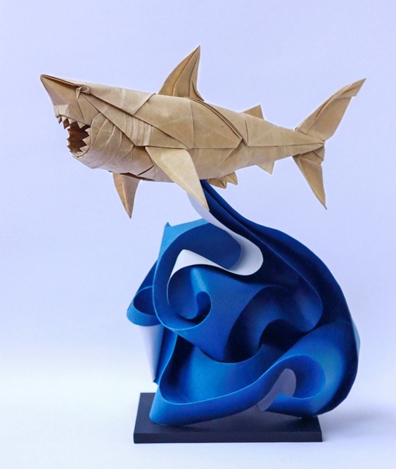 Origami peixe na onda do mar