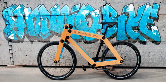 Bicicleta de madeira