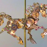 Esculturas steampunk com sucata de relógios mecânicos