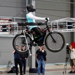 Bicicleta voadora para cidades, turismo e esportes radicais