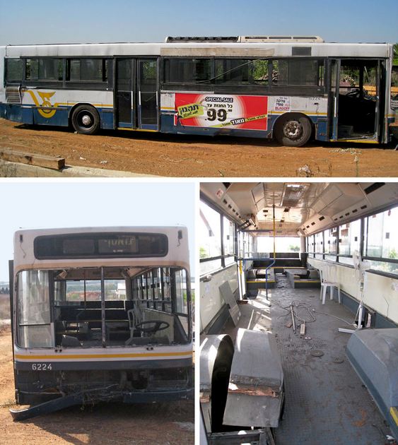 Ônibus velho para refomar
