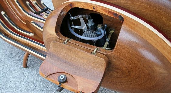Réplica de Vespa de madeira