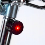 Par compacto com farol e lanterna magnética de LED para bicicletas