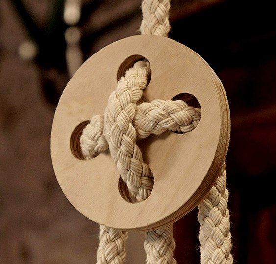 Berço pendurado no teto