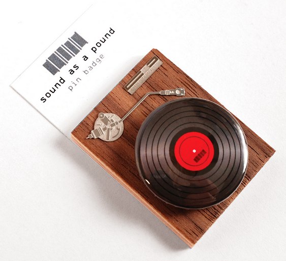 Button Vitrola Pin Toca-Discos