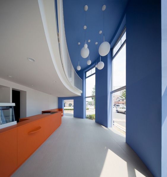 Cores fortes no lugar do cinza