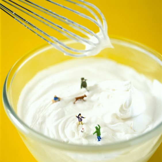 Brincando na neve com boneco de gelo Minimiam Project