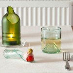 Transforme garrafas de vinho em castiçal, copo e colher de vidro