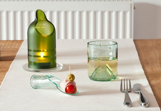 Castiçal, copo e colher de vidro