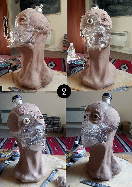 Escultura em garrafa de bebida