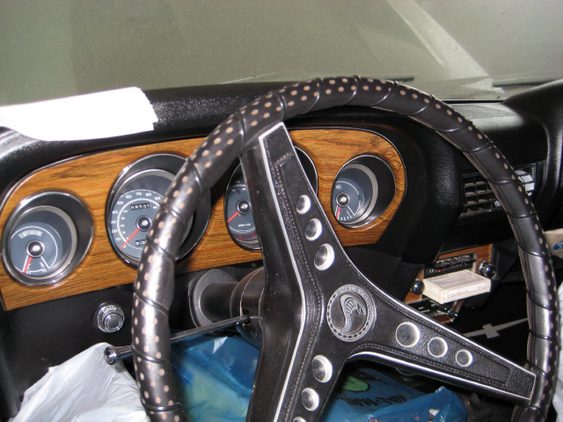 Volante e painel de Mustang Shelby
