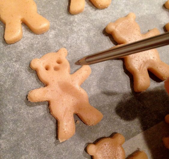 Biscoito de ursinho com amêndoas Biscoitinhos de ursos