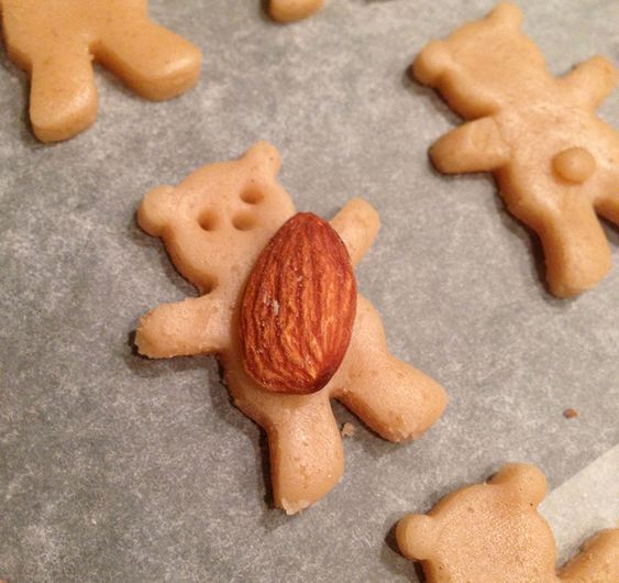 Biscoito de ursinhos com nozes Biscoitinhos de ursos
