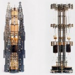 Cafeteiras steampunk montadas em longas torres góticas de metal