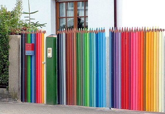 Muro de madeira colorida