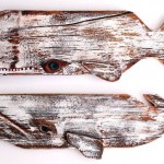 Baleias de madeira reciclada na decoração da casa de praia