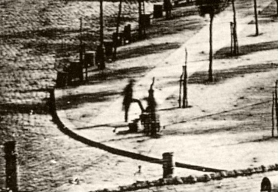 Primeira foto de uma pessoa