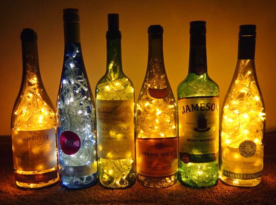 Iluminação de Natal com garrafas Decoração de Natal com garrafas de vinho