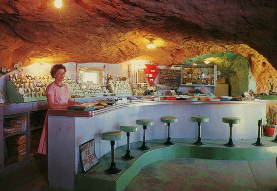 Lanchonete na caverna