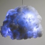 Luminária imita nuvem e reproduz tempestade com trovoadas