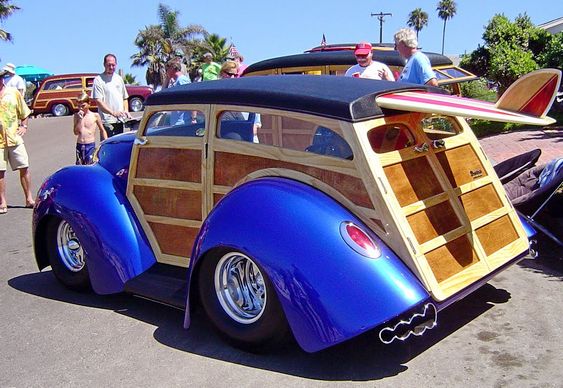Hot rod com prancha embutida no teto