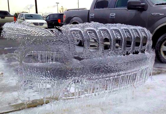 Grade de Jeep de gelo