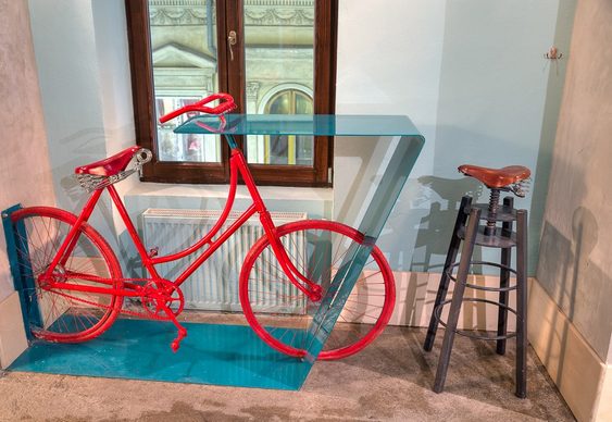 Bicicleta antiga reciclada
