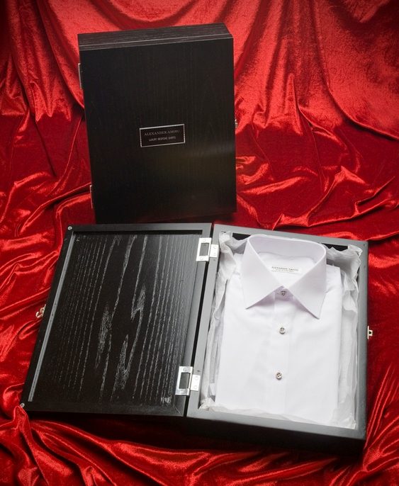 Camisa em estojo de luxo