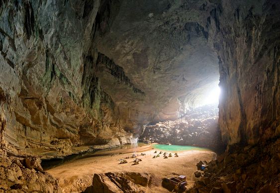 Acampamento em caverna