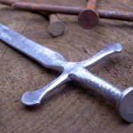Como fazer miniatura de espada medieval só com dois pregos