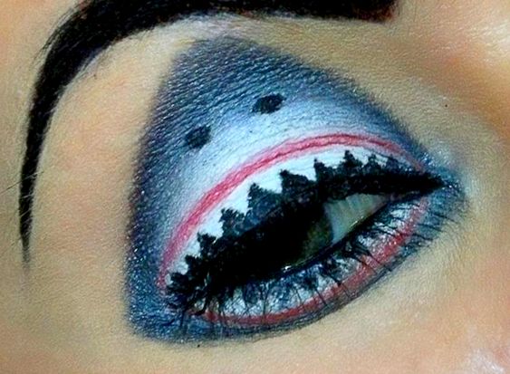 Shark make-up