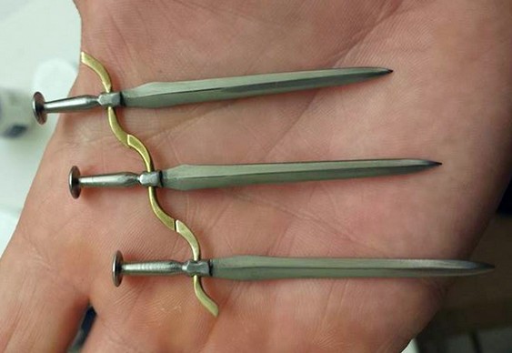 Reciclagem de pregos enferrujados