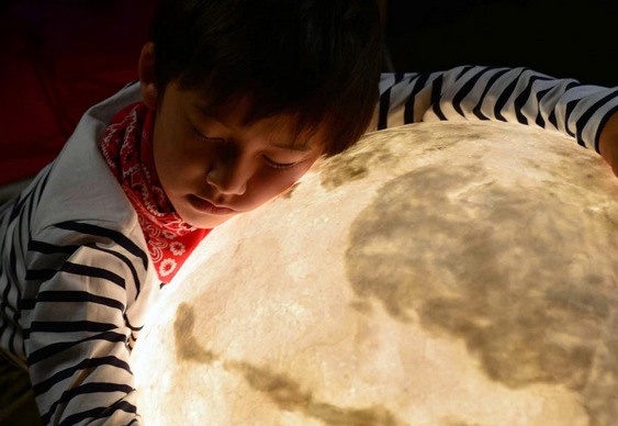 Luminária lua cheia